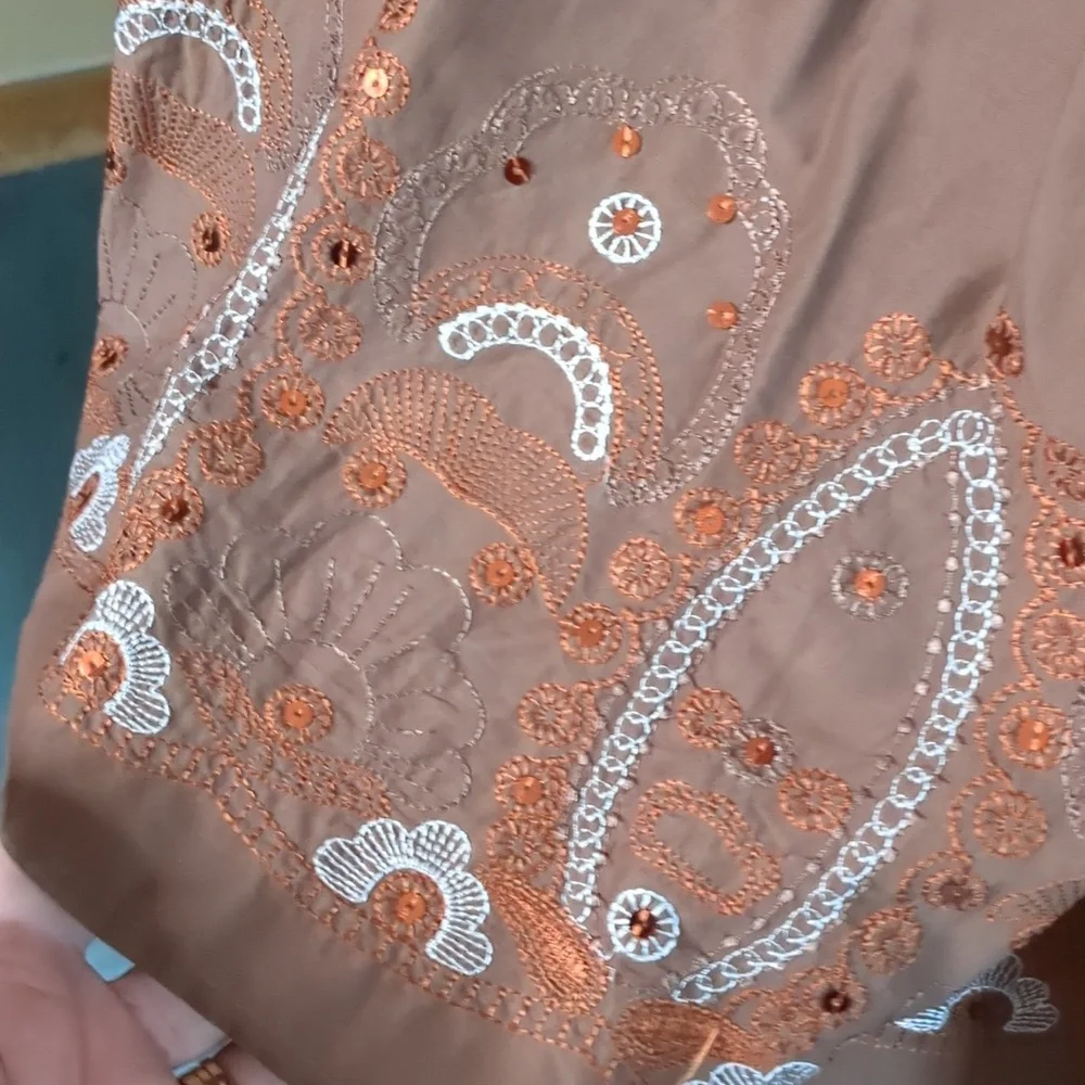 Side zip circle skirt pleated, decorative sequined border w/ embroidery detail - Picture 4 of 6